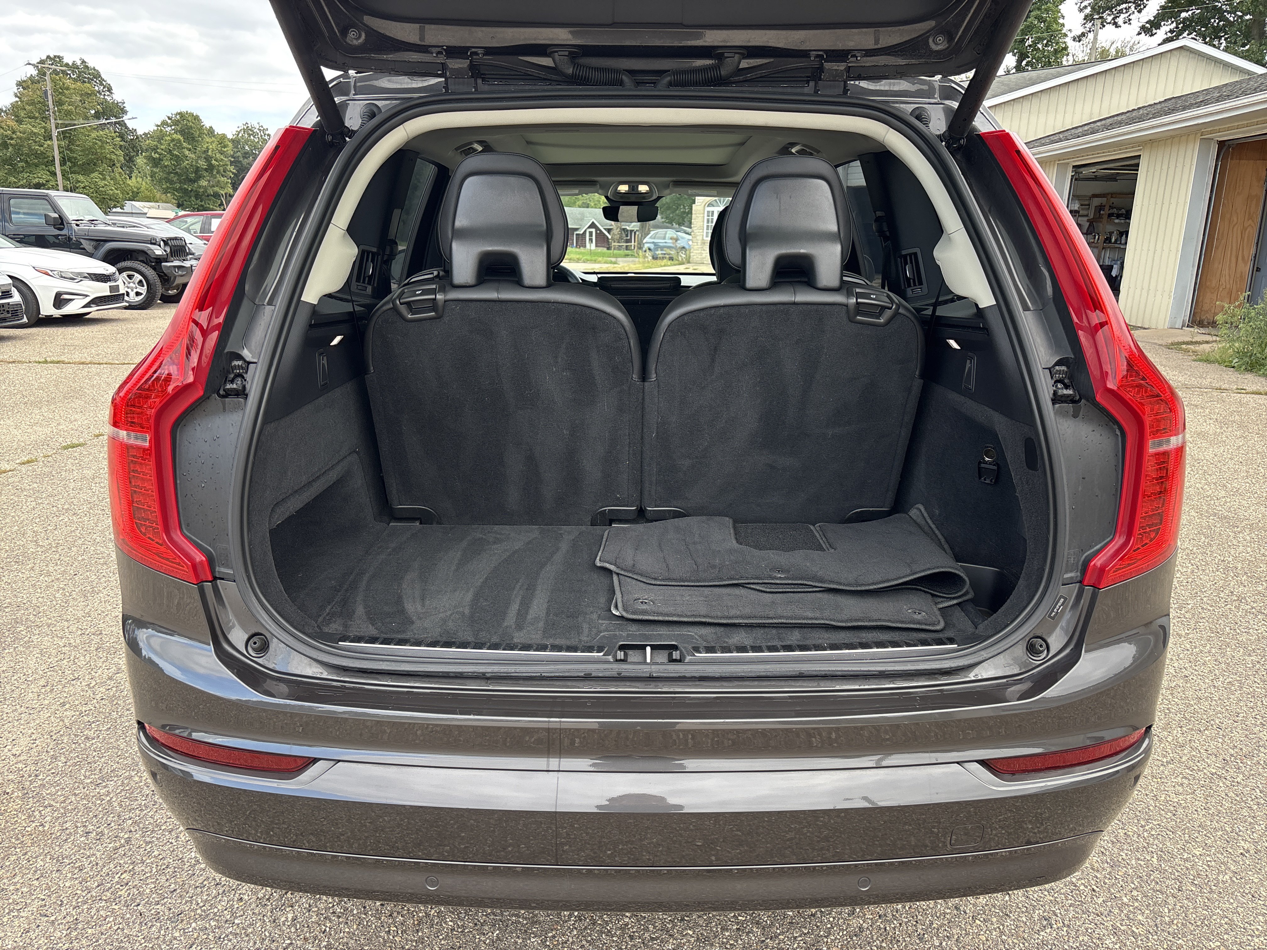 Used 2023 Volvo XC90 B5 Core AWD/4WD image 8