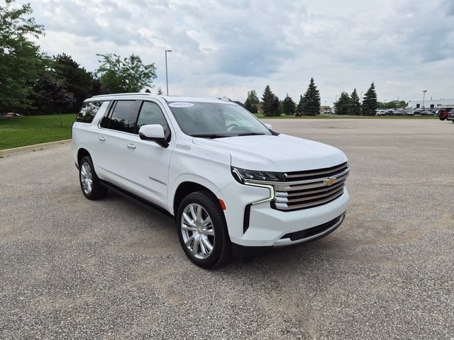 Used 2021 Chevrolet Suburban High Country w/ Premium Package AWD/4WD image 3
