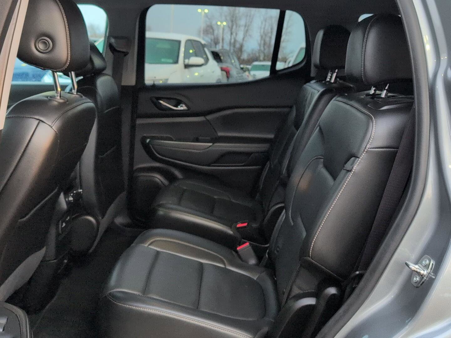 Used 2023 GMC Acadia SLT image 14