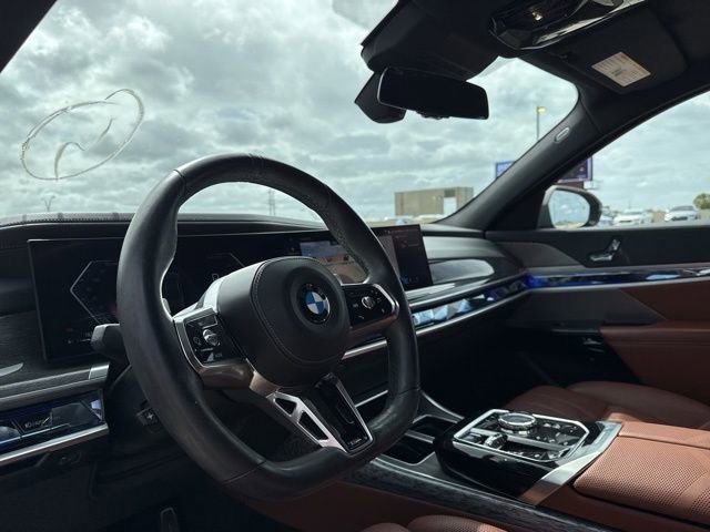 Used 2023 BMW 760i xDrive image 13