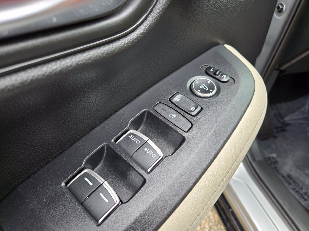 Used 2024 Honda HR-V EX-L image 16