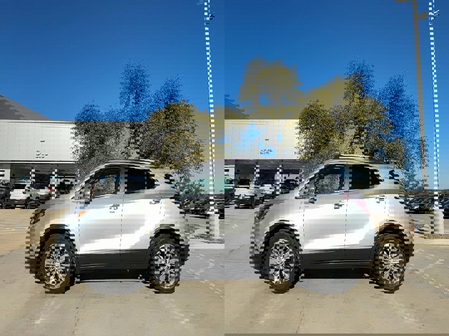 Used 2019 Buick Encore Preferred w/ Safety Package image 3