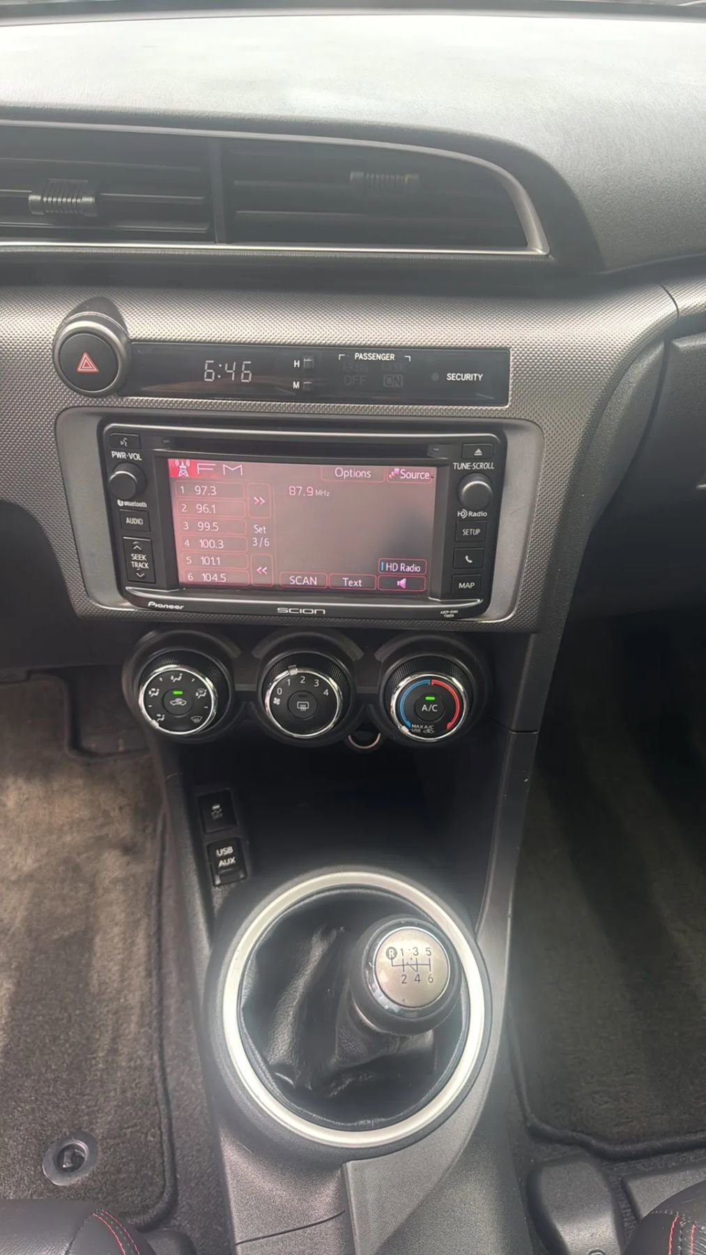 Used 2015 Scion tC FWD image 11
