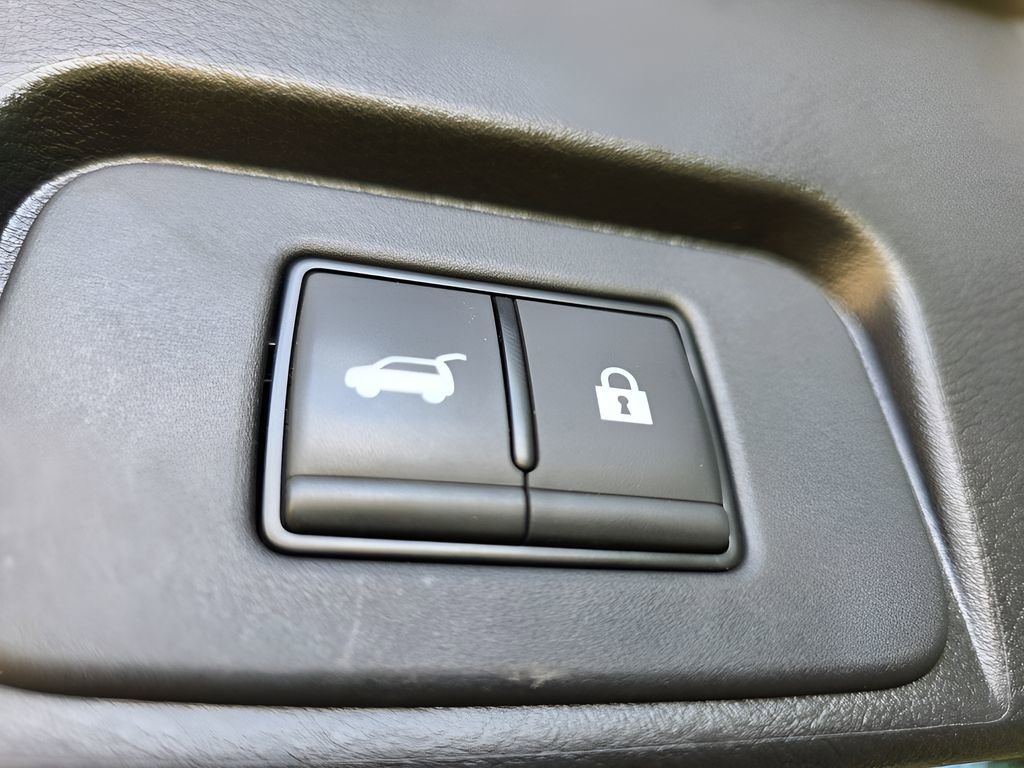 Used 2024 Nissan Rogue SV AWD/4WD image 7