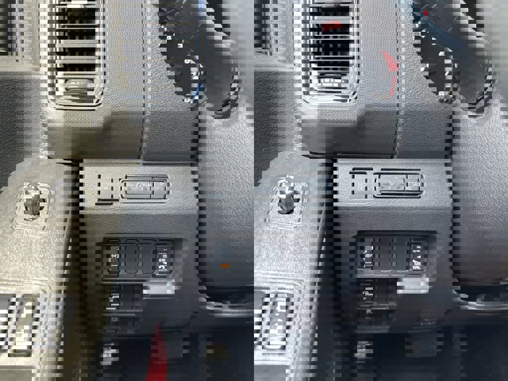 Used 2023 Nissan Frontier Pro-X w/ Pro-X Premium Package image 34