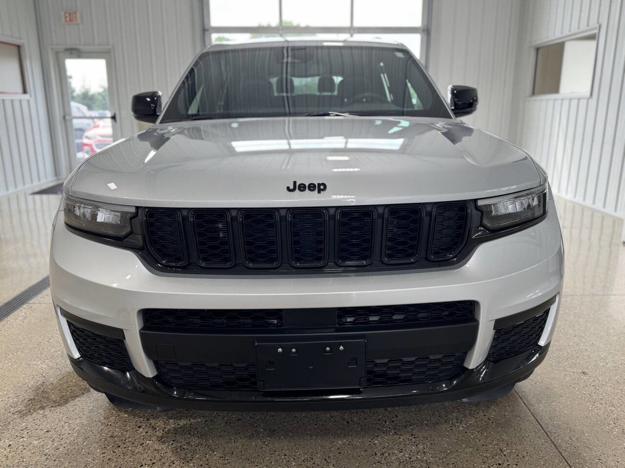 Used 2024 Jeep Grand Cherokee L Laredo image 9