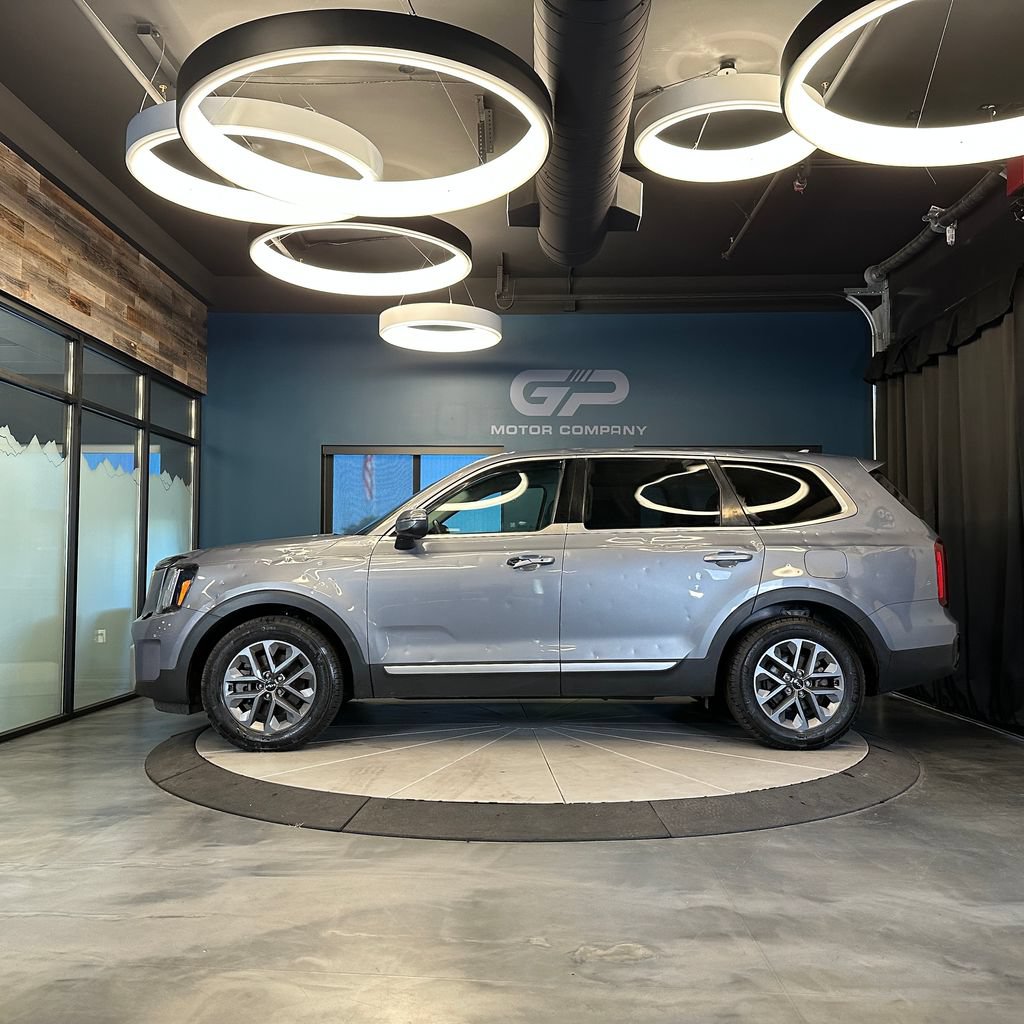 Used 2024 Kia Telluride LX AWD/4WD image 6