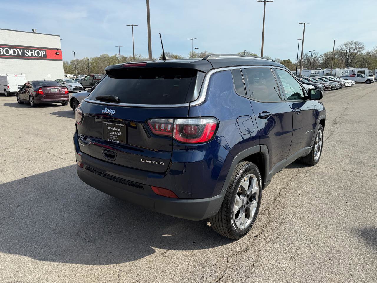 Used 2017 Jeep Compass Limited AWD/4WD image 3