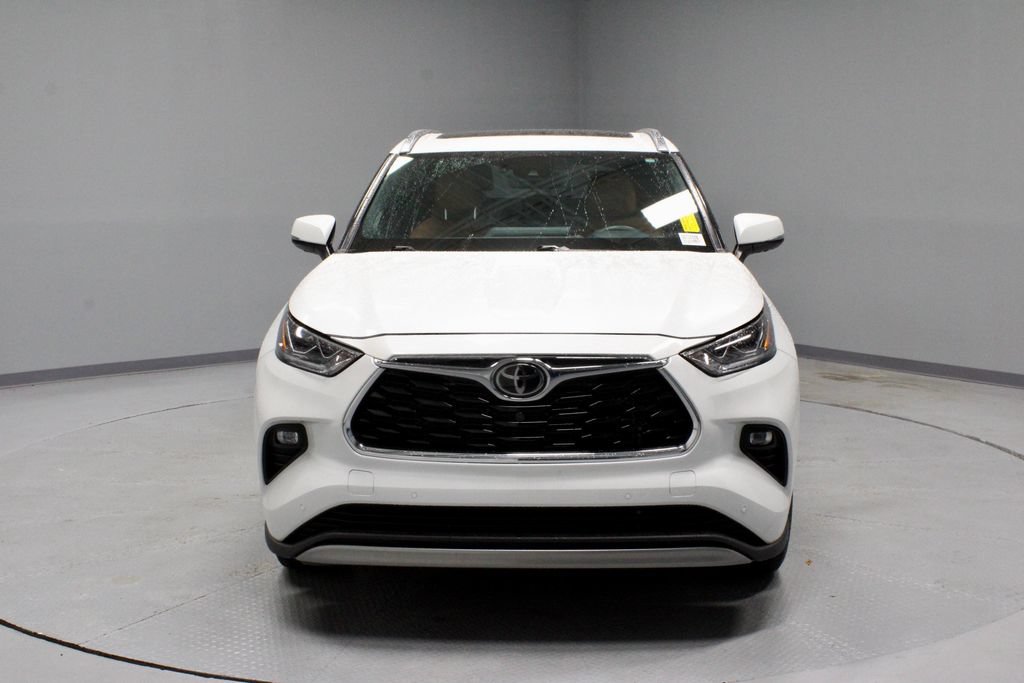 Used 2022 Toyota Highlander Platinum AWD/4WD image 4