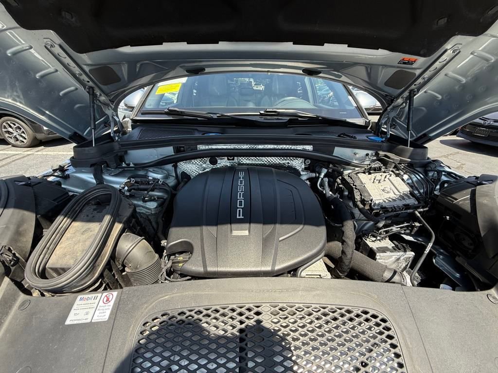 Used 2019 Porsche Macan AWD/4WD image 12