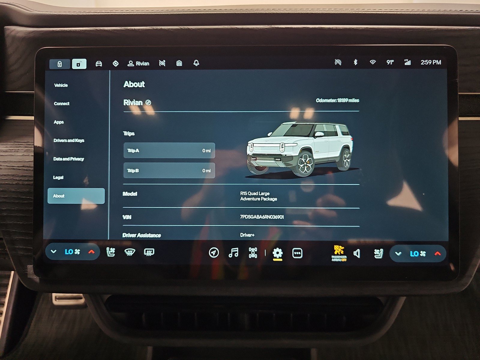 Used 2024 Rivian R1S Adventure AWD/4WD image 29