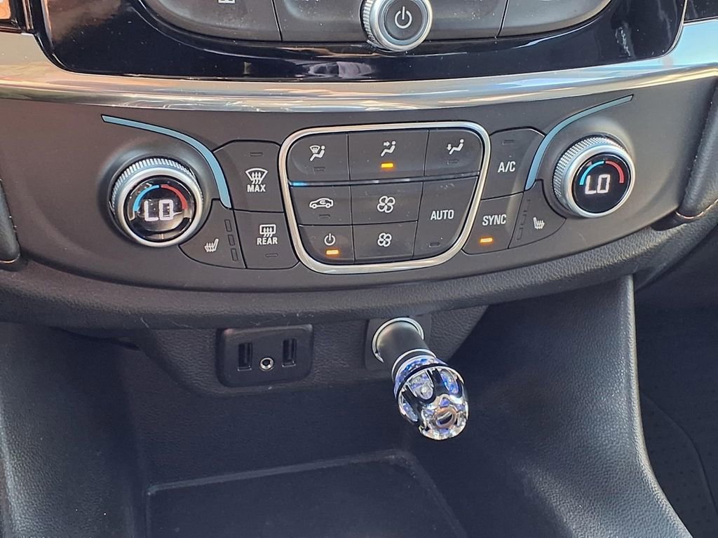 Used 2018 Chevrolet Traverse LT FWD image 18