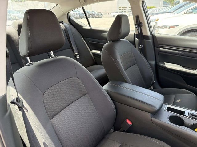 Used 2025 Nissan Altima 2.5 SV FWD image 16