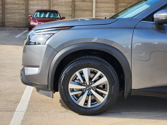 Used 2025 Nissan Pathfinder SL FWD image 16