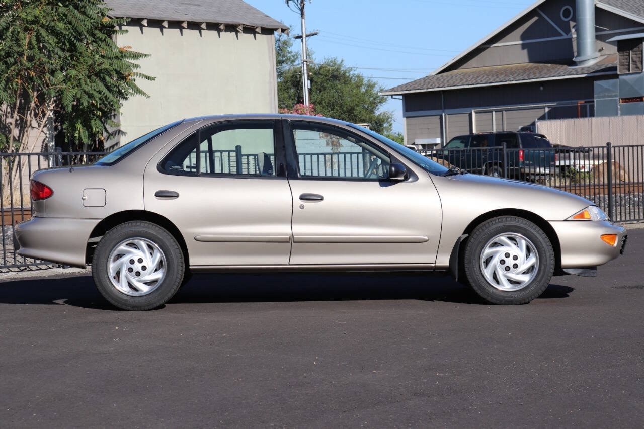 Used 1997 Chevrolet Cavalier LS w/ Preferred Equipment Group 2 FWD image 10