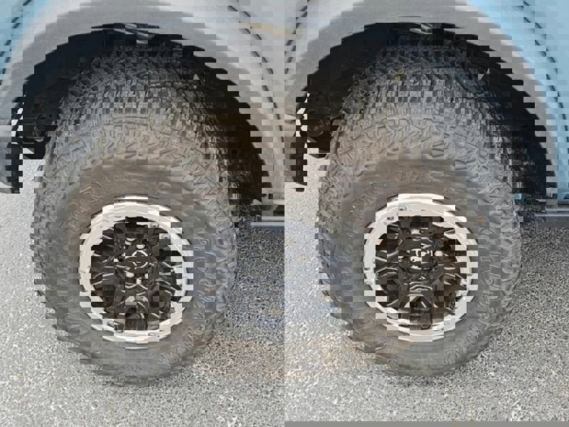 Used 2023 Ford Bronco Badlands image 18