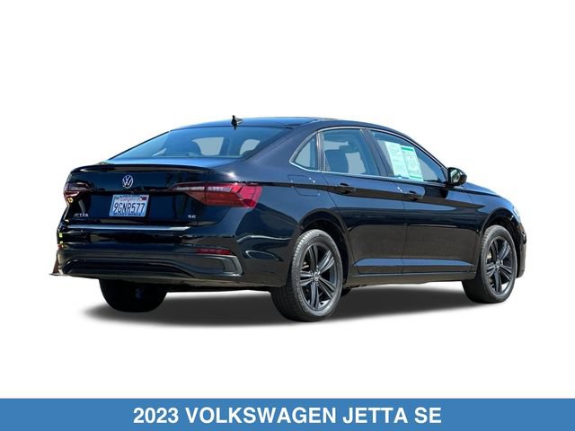 Used 2023 Volkswagen Jetta SE w/ Panoramic Sunroof Package FWD image 5