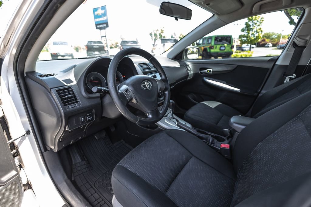 Used 2010 Toyota Corolla LE FWD image 15