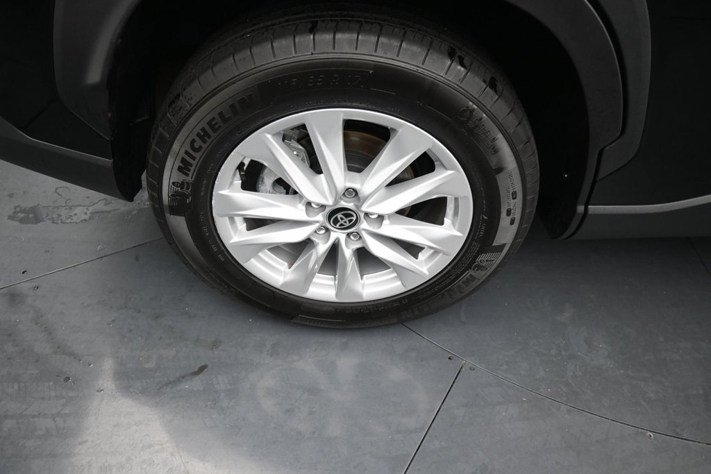 Used 2026 Toyota Corolla Cross LE FWD image 10
