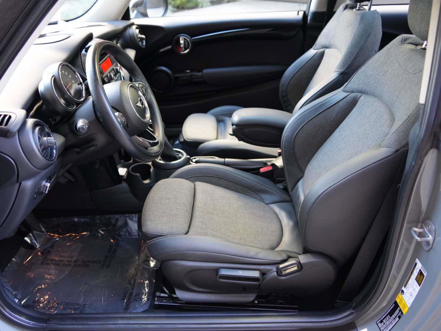 Used 2016 MINI Cooper 2-Door Hardtop image 9