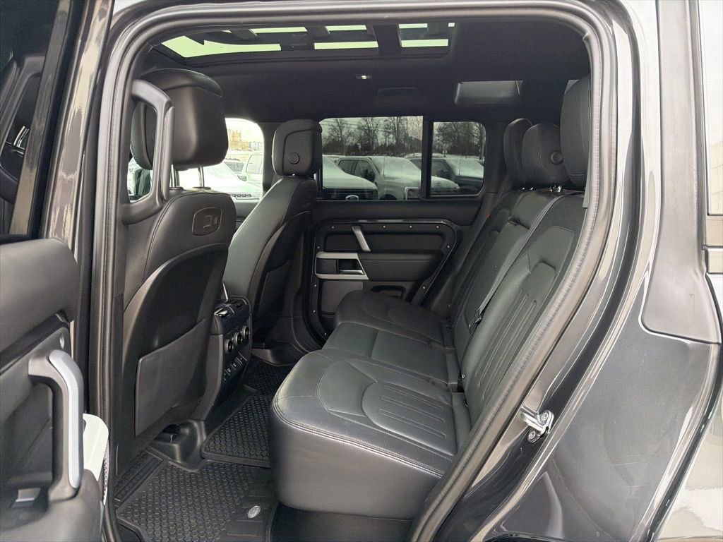 Used 2022 Land Rover Defender 110 X-Dynamic HSE image 14