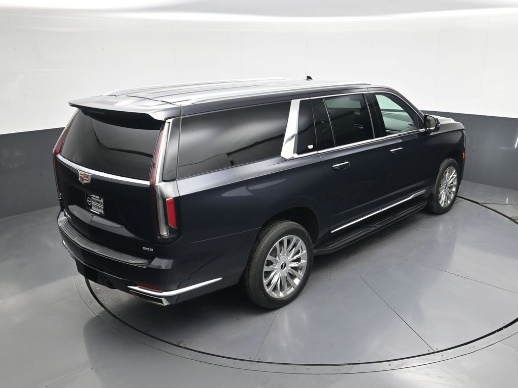 Used 2023 Cadillac Escalade ESV Premium Luxury image 30