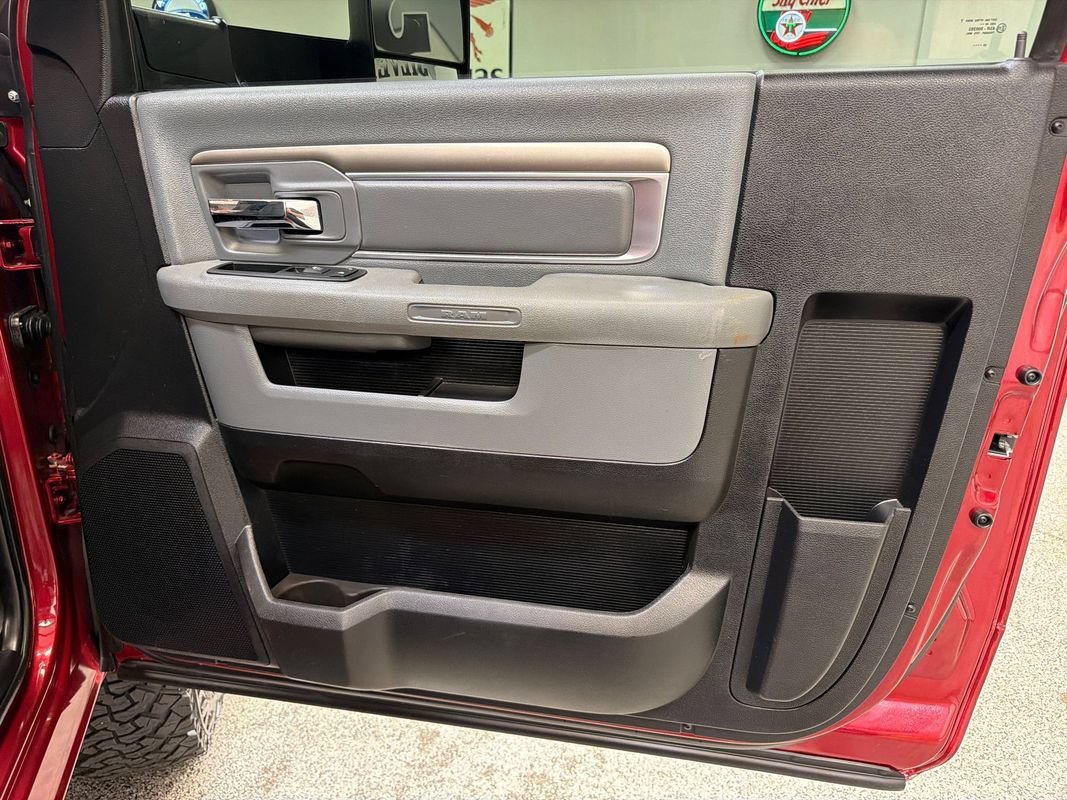 Used 2015 RAM 3500 Tradesman w/ Chrome Appearance Group RWD image 35