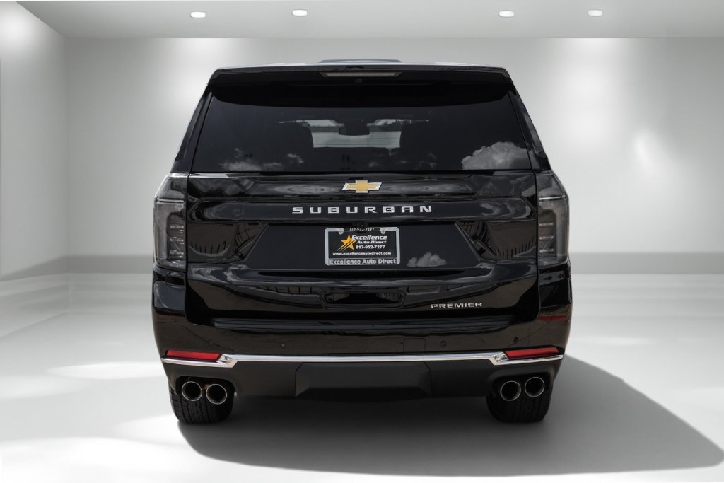 Used 2026 Chevrolet Suburban Premier AWD/4WD image 7