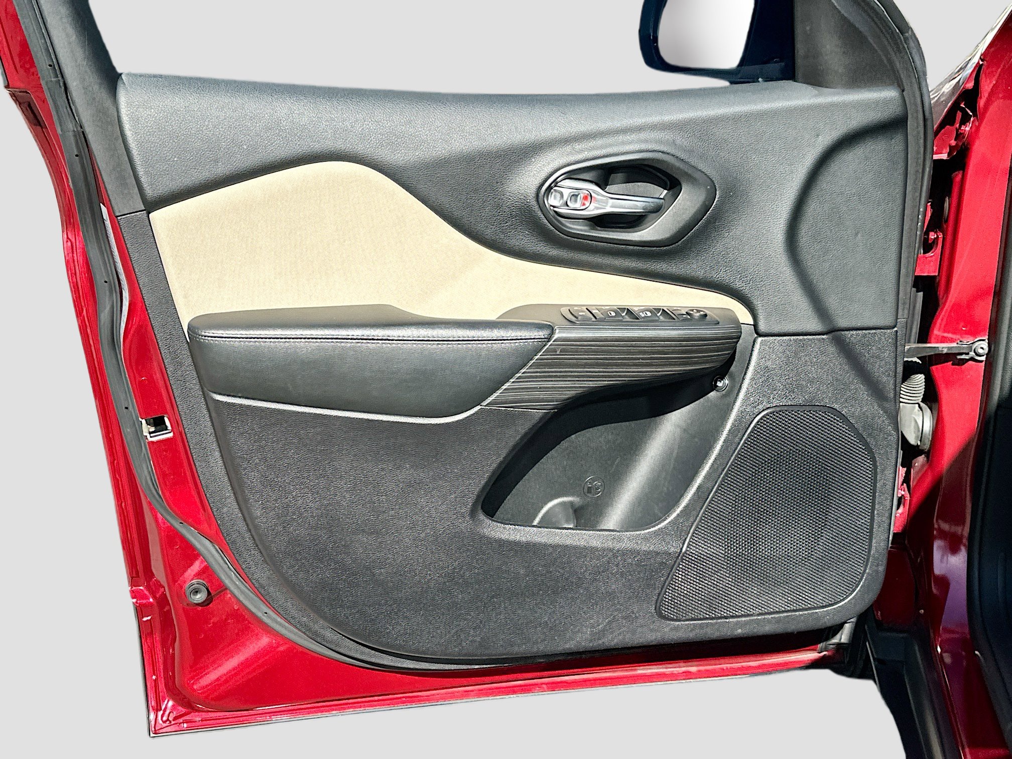 Used 2017 Jeep Cherokee Latitude image 21