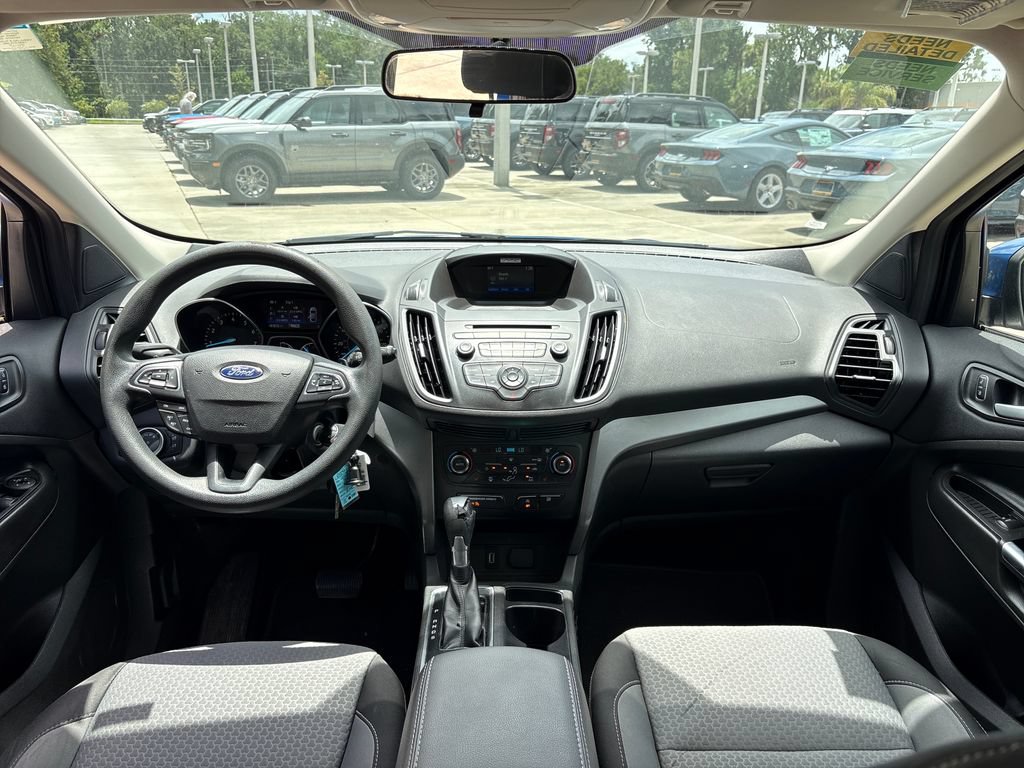 Used 2017 Ford Escape SE w/ SE Cold Weather Package FWD image 7