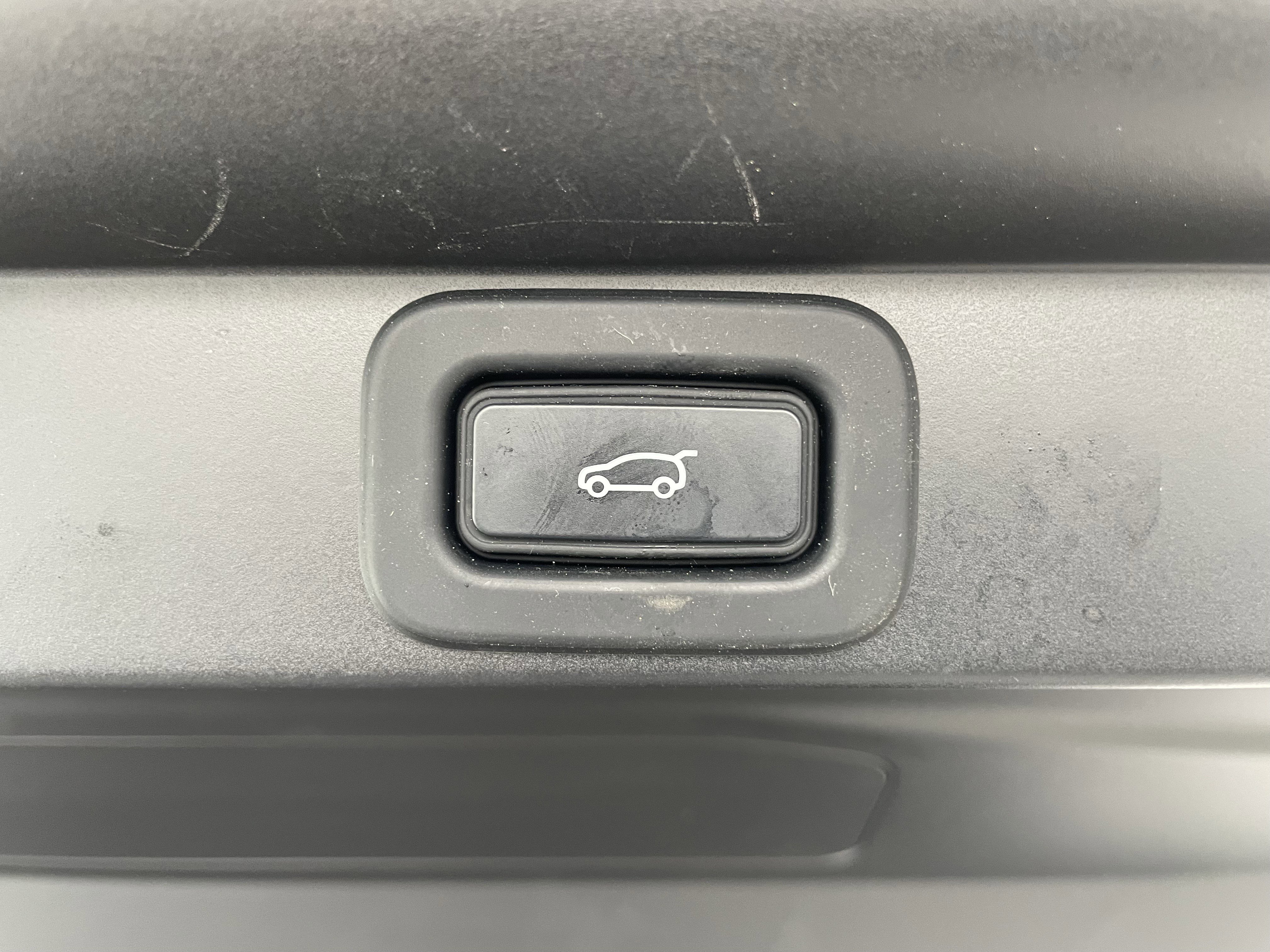 Certified 2023 Land Rover Range Rover SE image 37