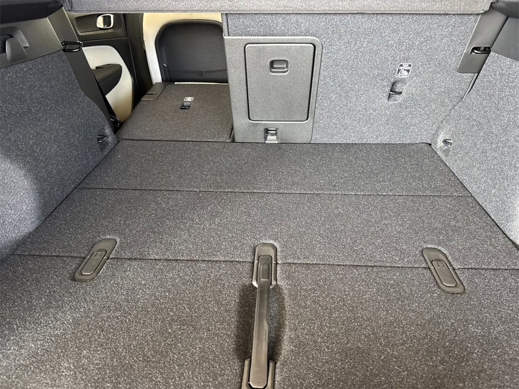 New 2026 Volvo XC40 B5 Ultra image 14