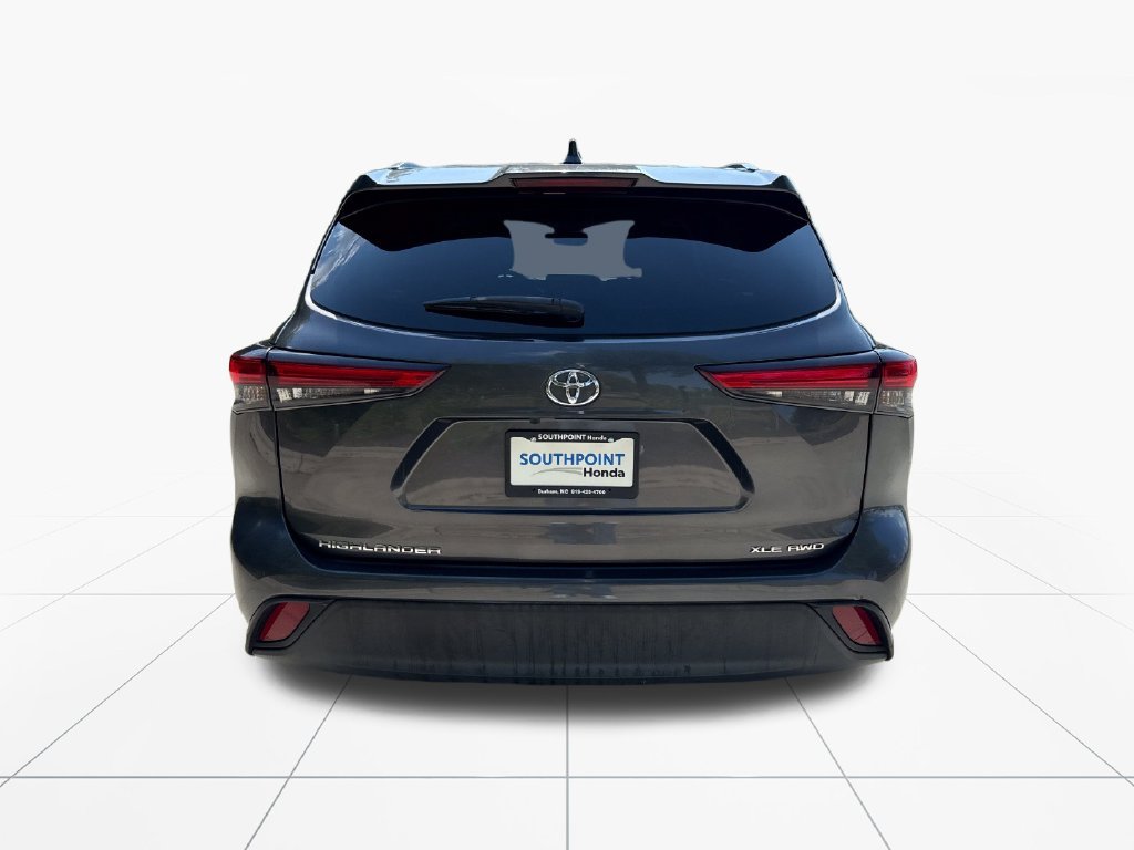Used 2021 Toyota Highlander XLE AWD/4WD image 7