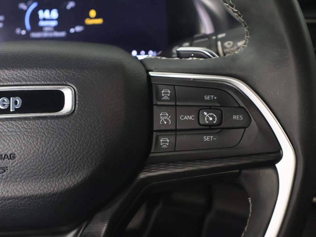 Used 2023 Jeep Grand Cherokee Altitude AWD/4WD image 39