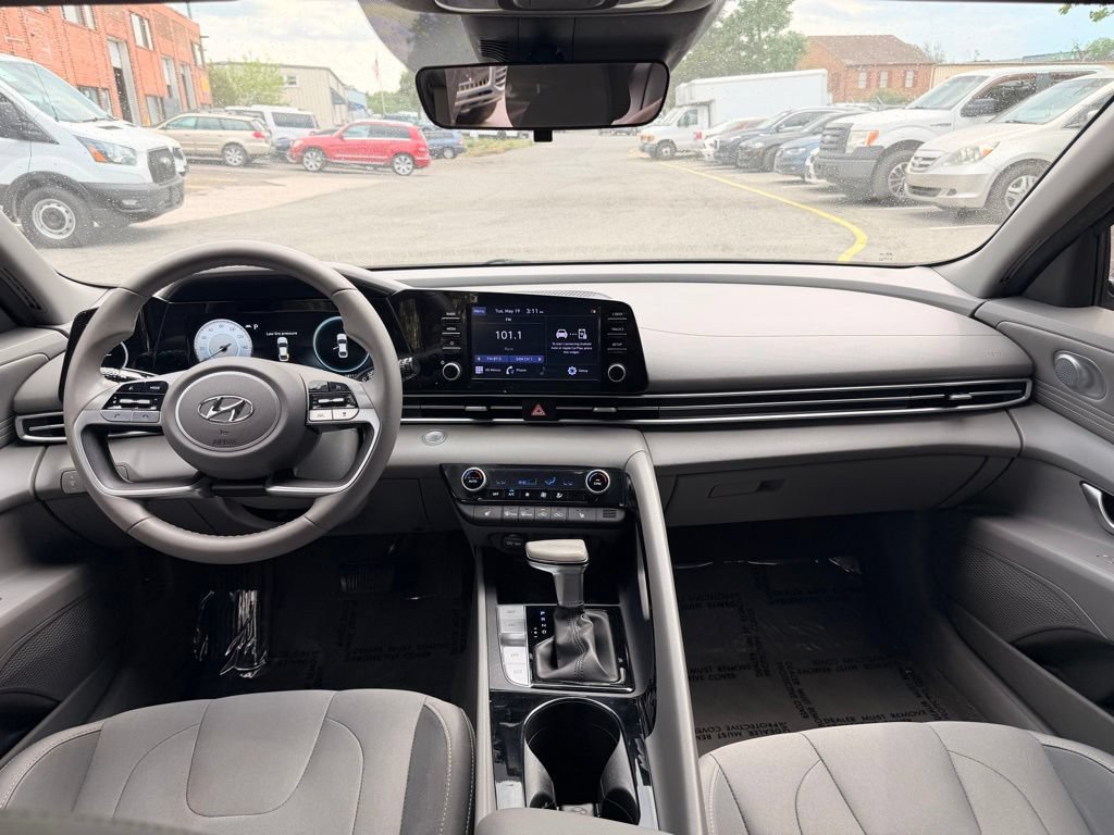 Used 2022 Hyundai Elantra SEL w/ Convenience Package FWD image 20