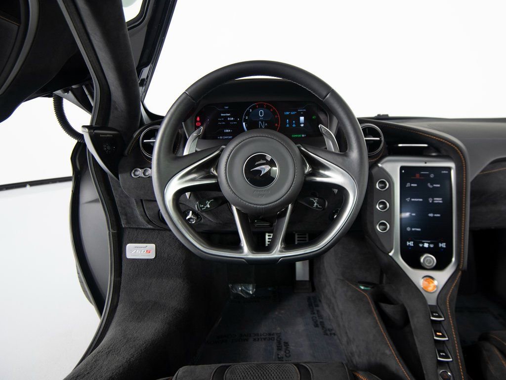 Used 2025 McLaren 750S image 15
