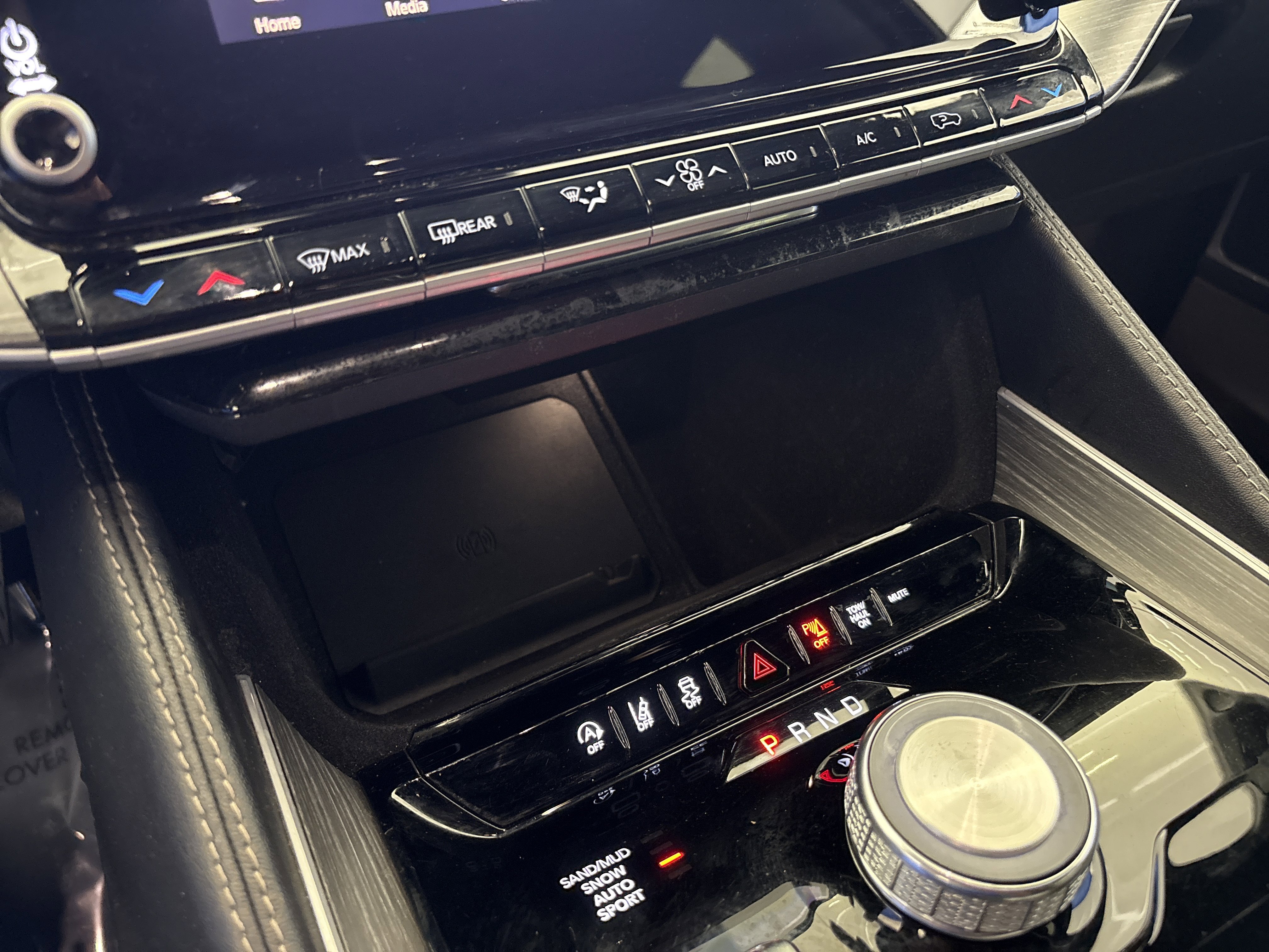 Used 2024 Jeep Wagoneer L Series II w/ Flexible Seating Group image 21