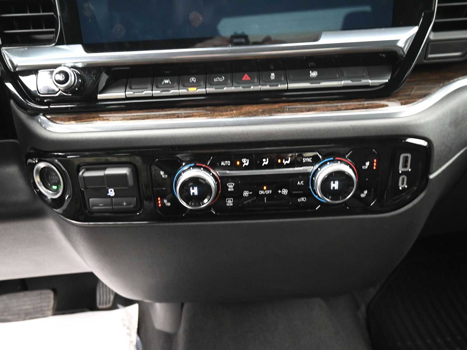 Used 2025 GMC Sierra 1500 Elevation image 8