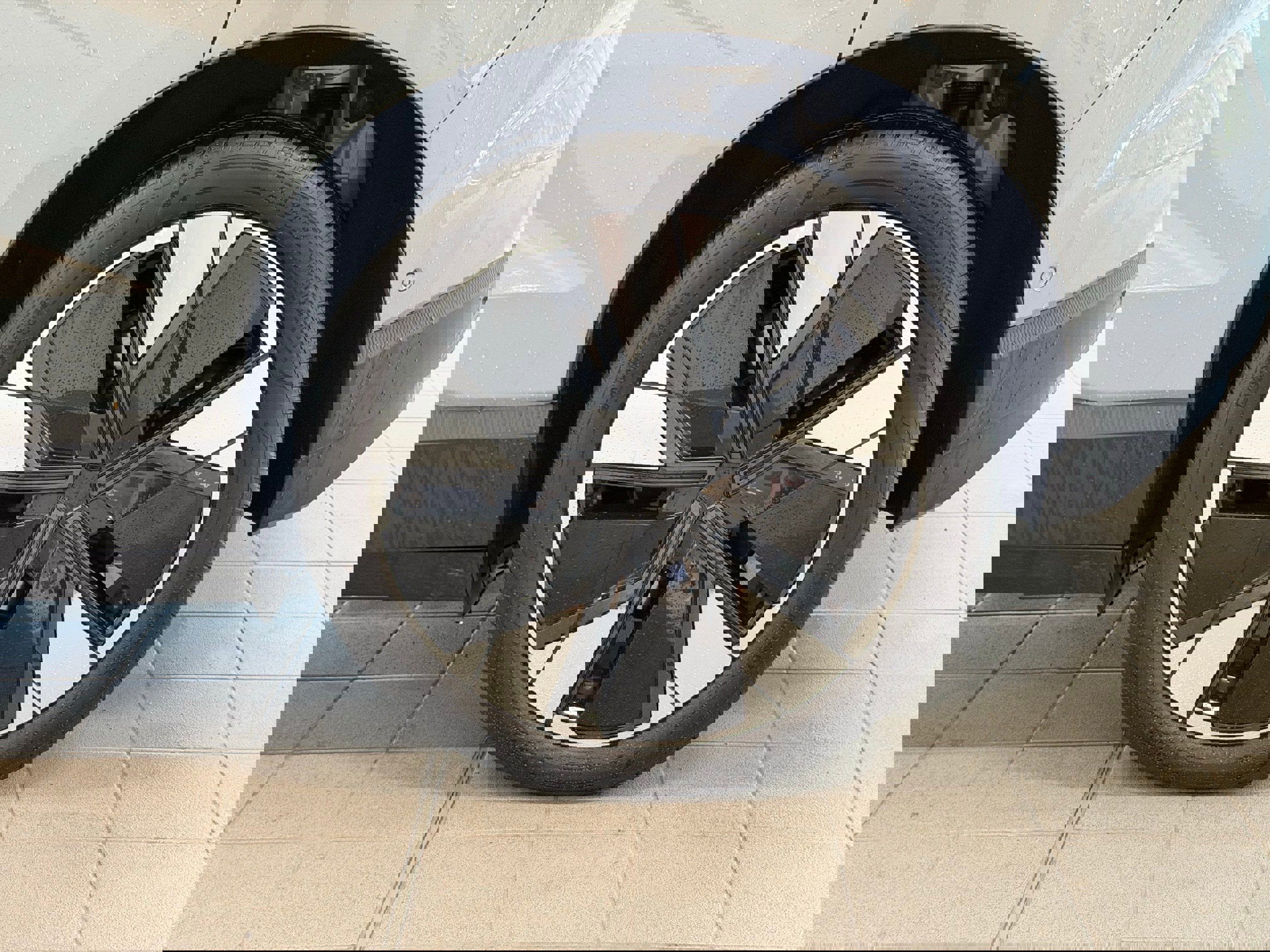 Certified 2025 Volvo EX30 Ultra image 9