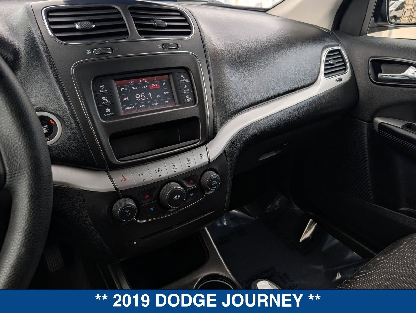 Used 2019 Dodge Journey SE w/ Blacktop Package image 30