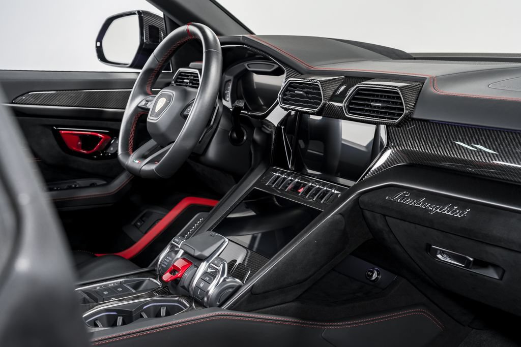 Used 2024 Lamborghini Urus Performante AWD/4WD image 38