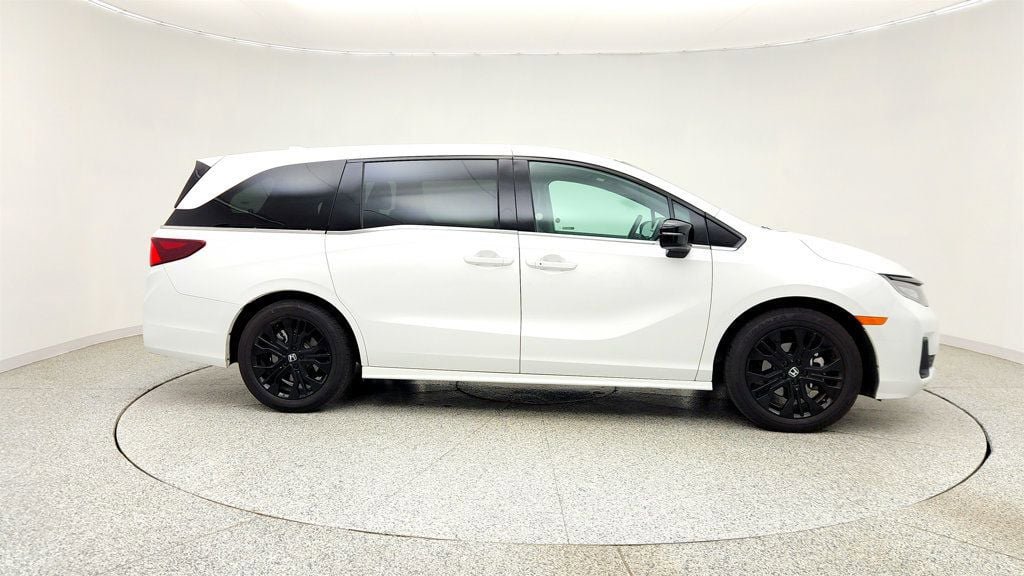 Used 2025 Honda Odyssey Sport-L image 4