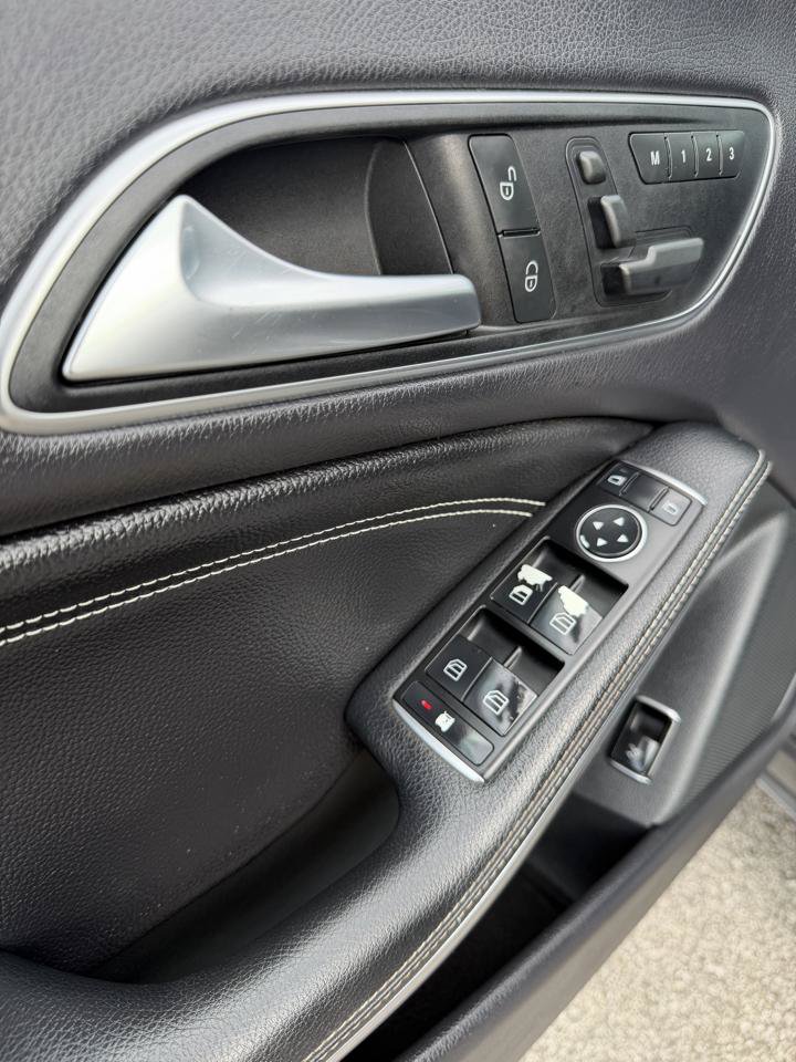 Used 2015 Mercedes-Benz CLA 250 image 17