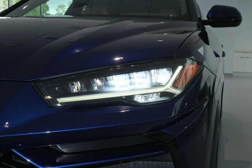 Used 2019 Lamborghini Urus AWD/4WD image 11
