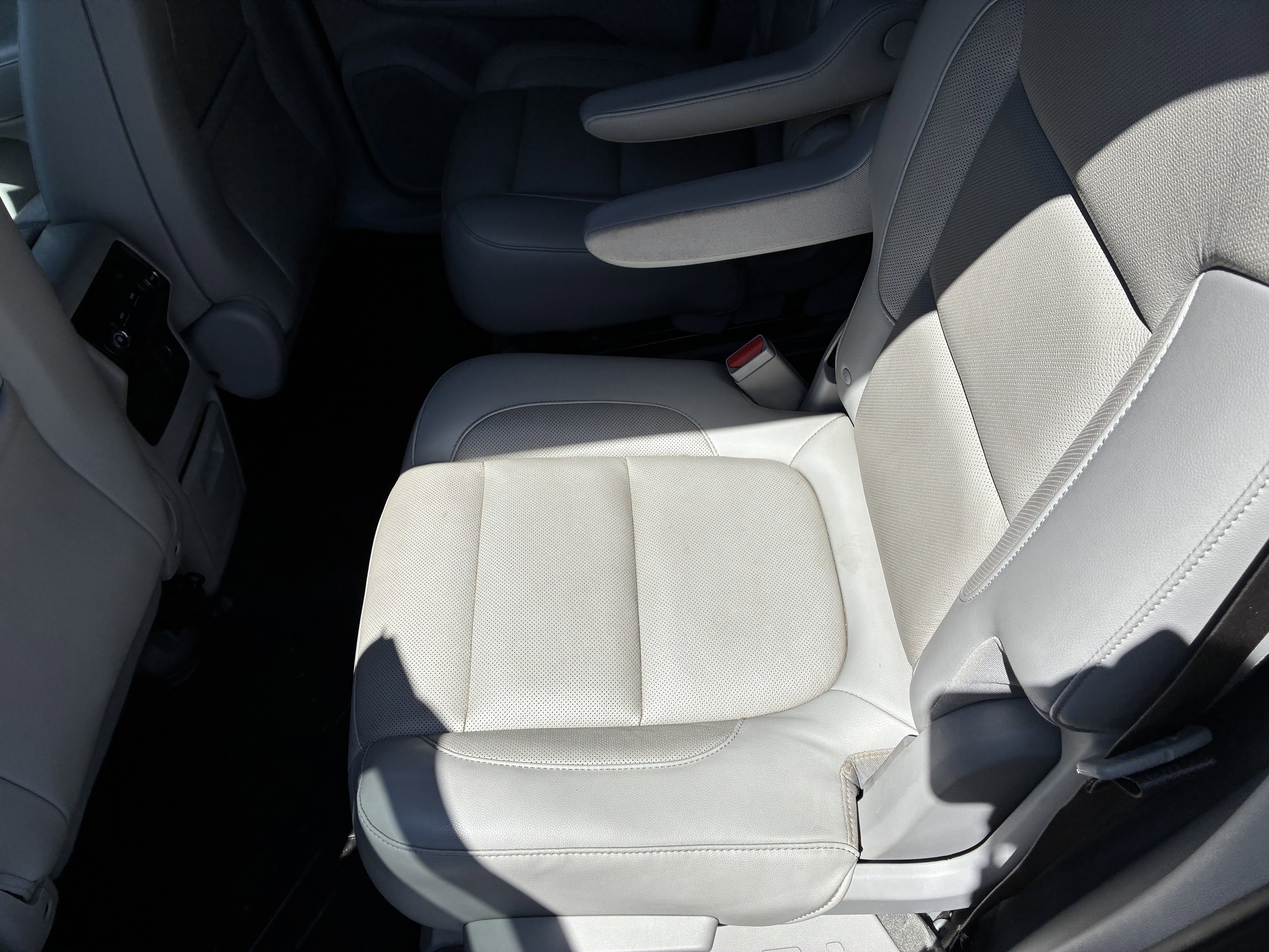 Used 2019 GMC Acadia SLT image 14