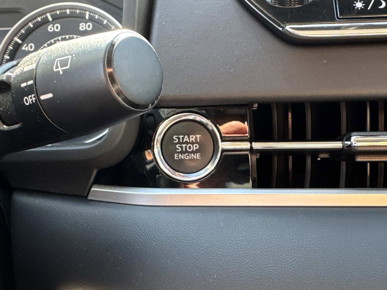 Used 2023 Mitsubishi Outlander SE image 30