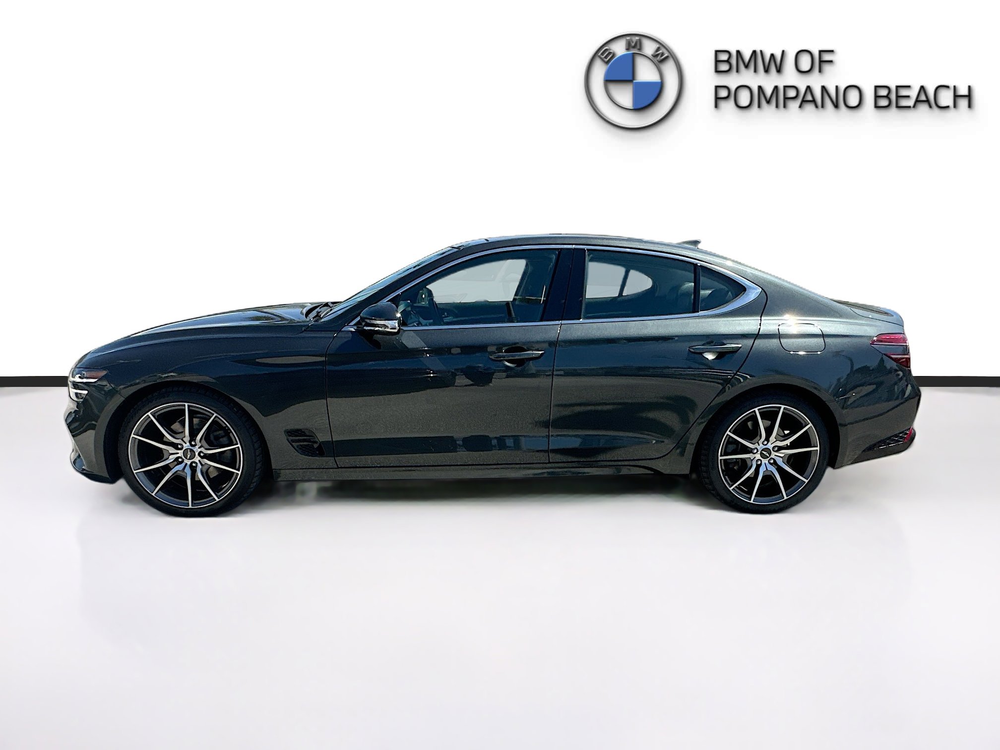 Used 2022 Genesis G70 2.0T w/ Prestige Package image 4