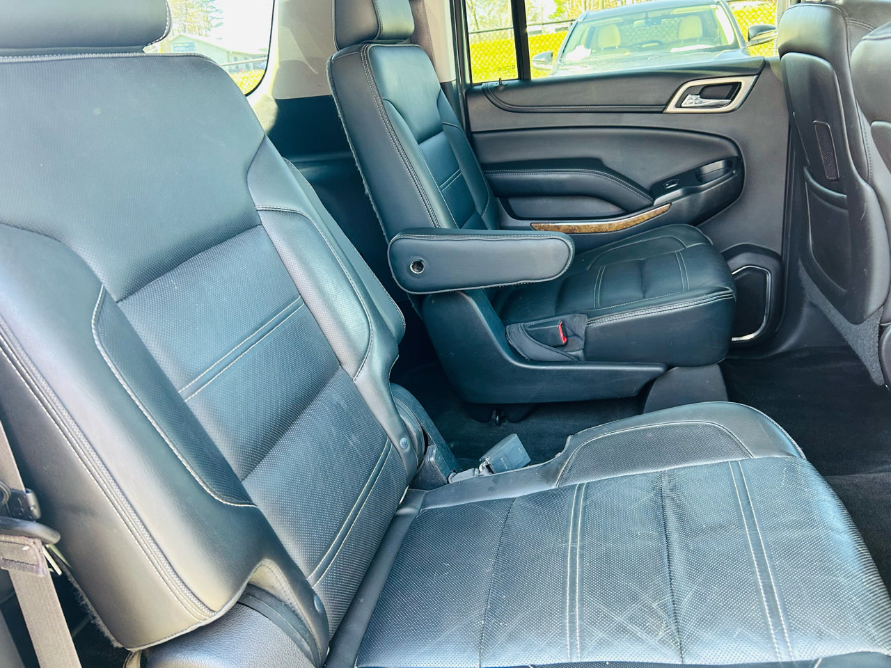 Used 2015 GMC Yukon XL Denali w/ Premium Package image 35