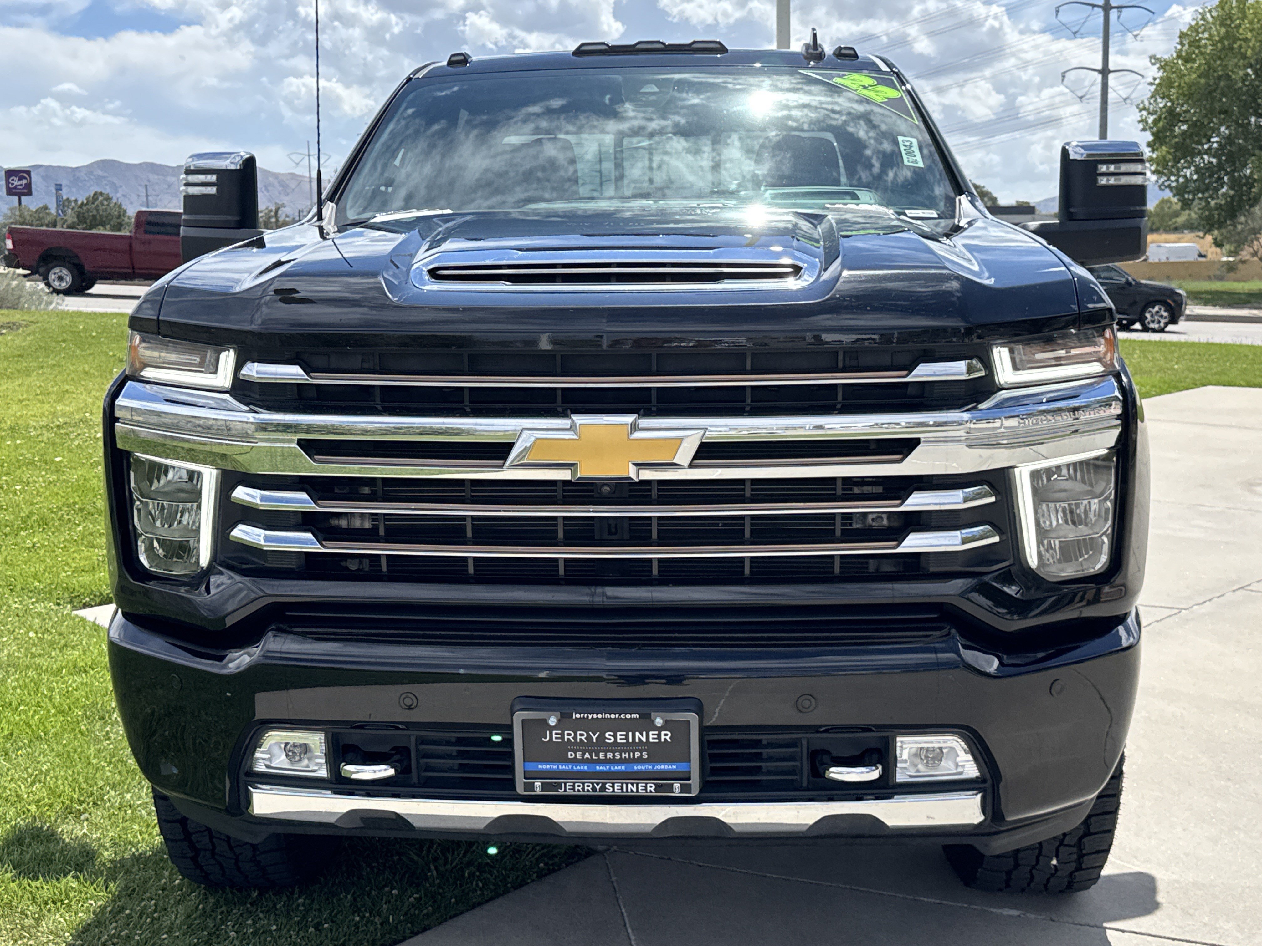 Certified 2022 Chevrolet Silverado 3500 High Country w/ Z71 Off-Road Package AWD/4WD image 8