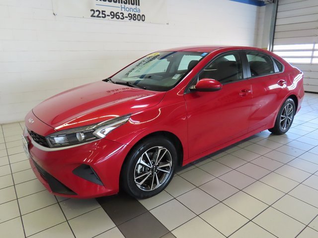 Used 2024 Kia Forte LXS image 2